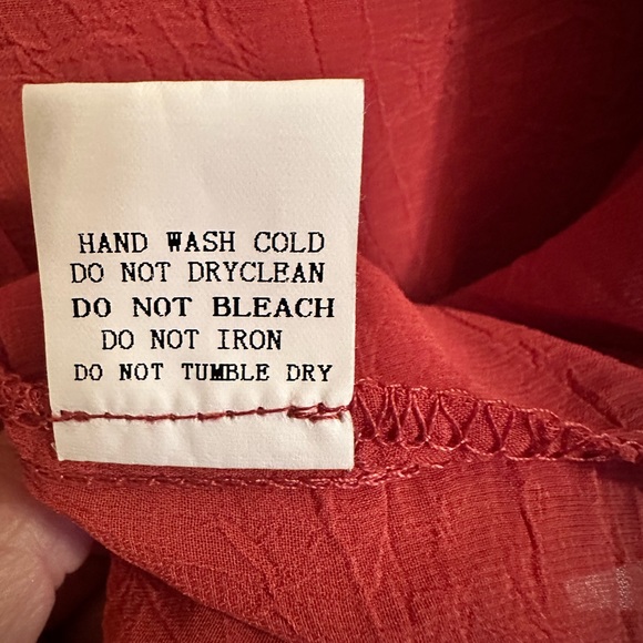 NWT Davi & Dani Rust Orange V Neck Blouse Size Large - Picture 5 of 6